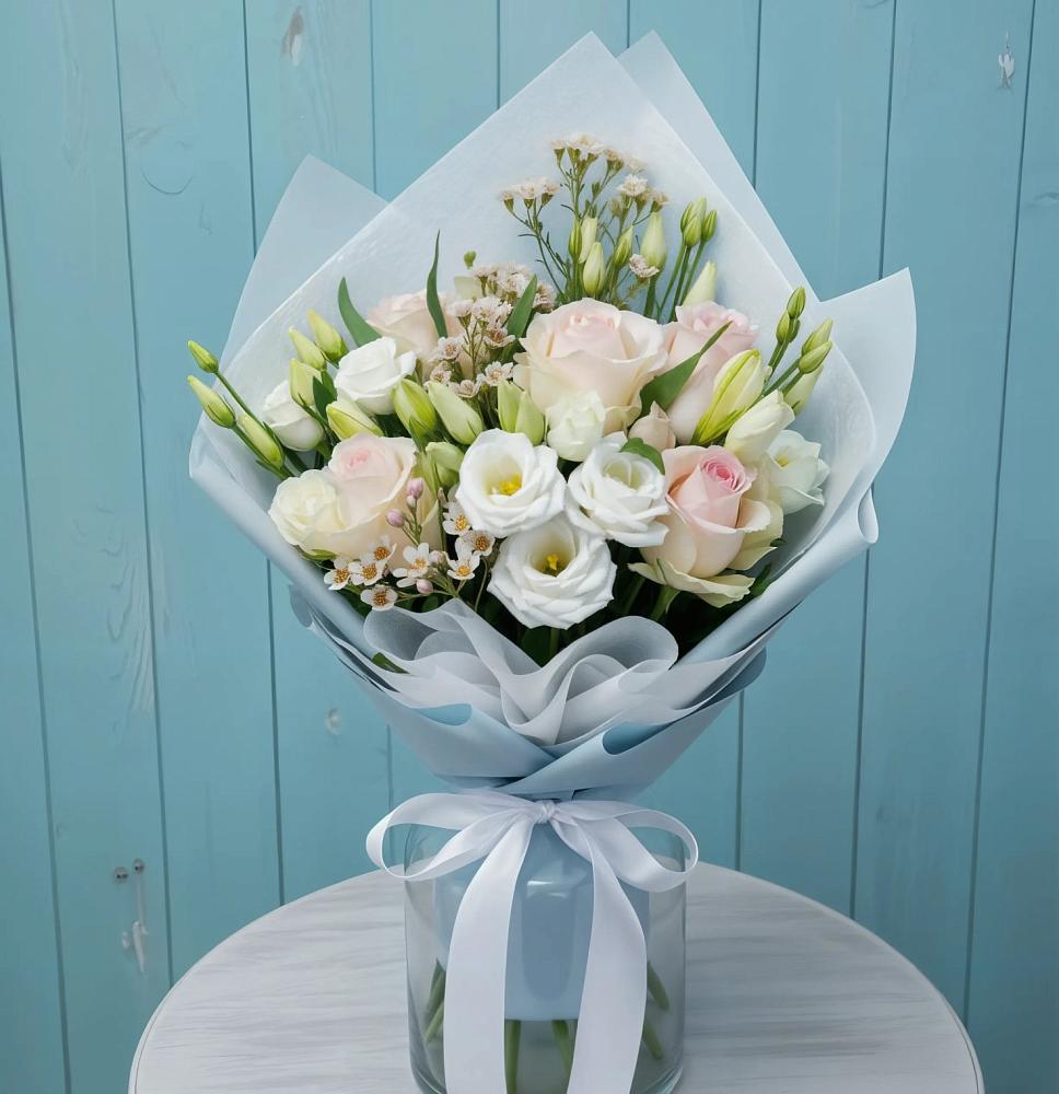 Букет очаровательный аромат в Чое Букет цветов из: Розы и Лизиантусы в Чое