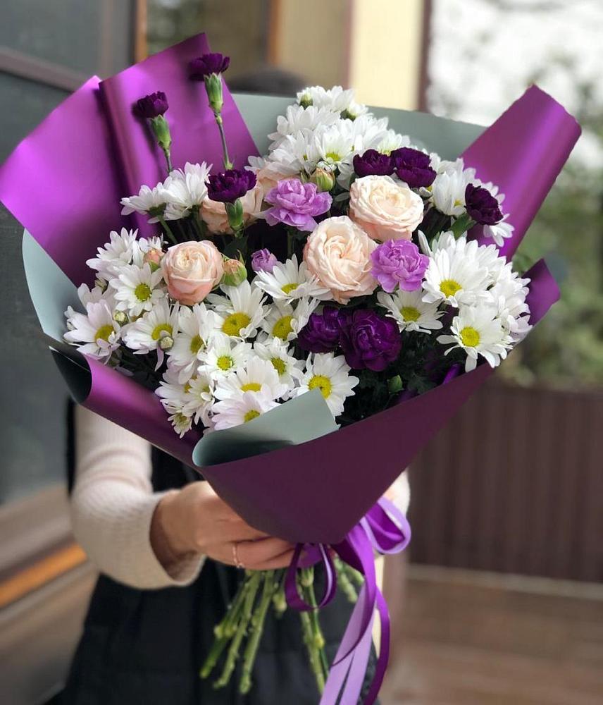 Букет фиолетовый сад в Чое Букет цветов из: Хризантемы, Гвоздики и Розы в Чое
