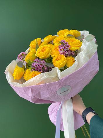 Букет Кустовые желтые розы в Чое