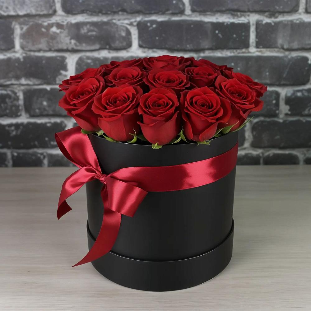 Композиция исключительность в Чое Цветочная композиция из Розы в шляпной коробке в Чое